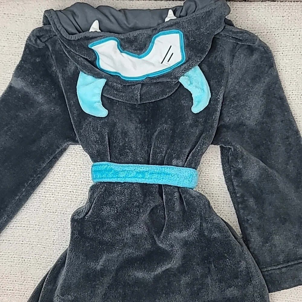 Cat & Jack Plush Cozy Sherpa Long Sleeve Hooded Monster Robe in Dark Gray/Blue